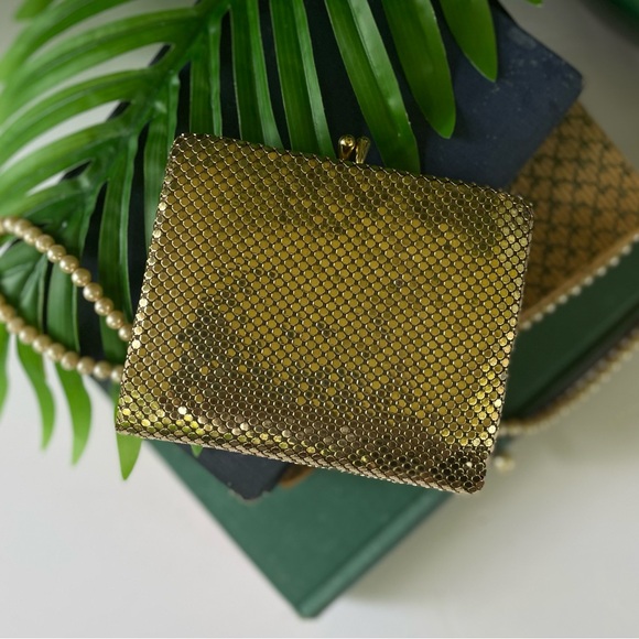 Vintage 70s Whiting and Davis Wallet - Picture 5 of 11